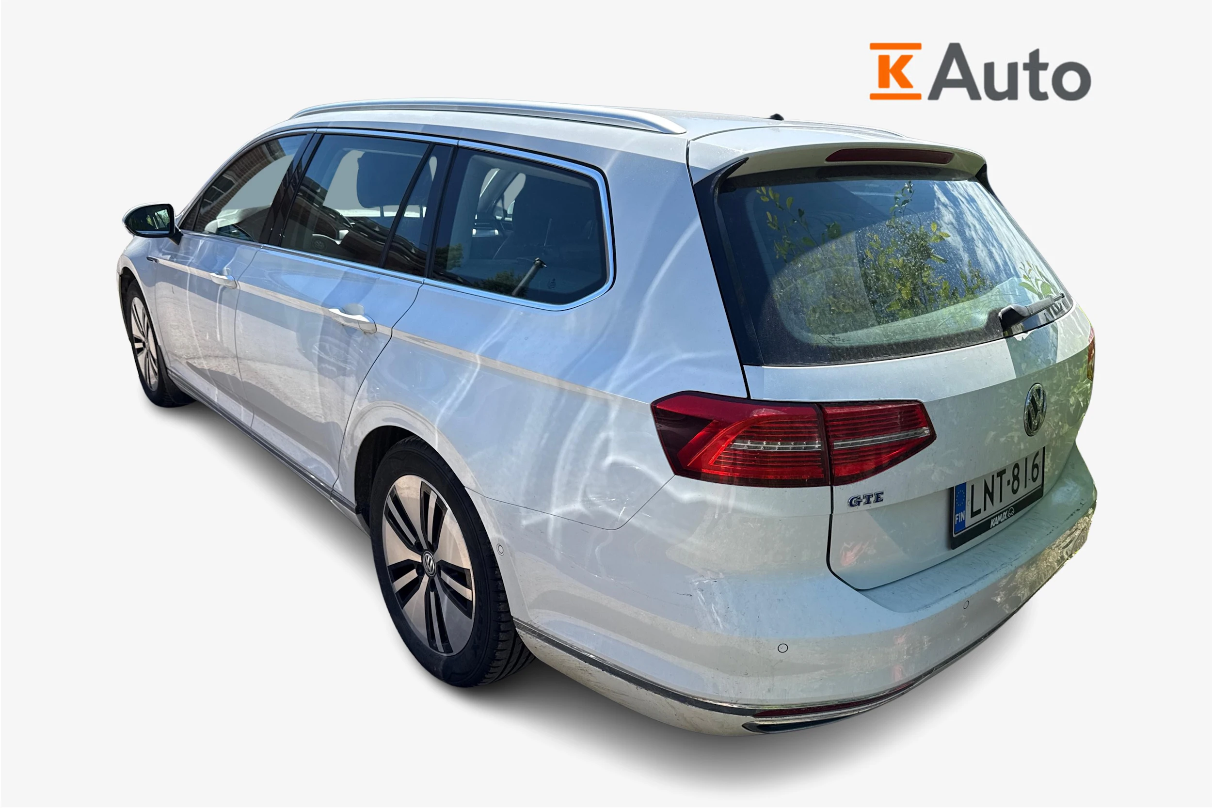 valkoinen Volkswagen Passat 2017 kuva 2.