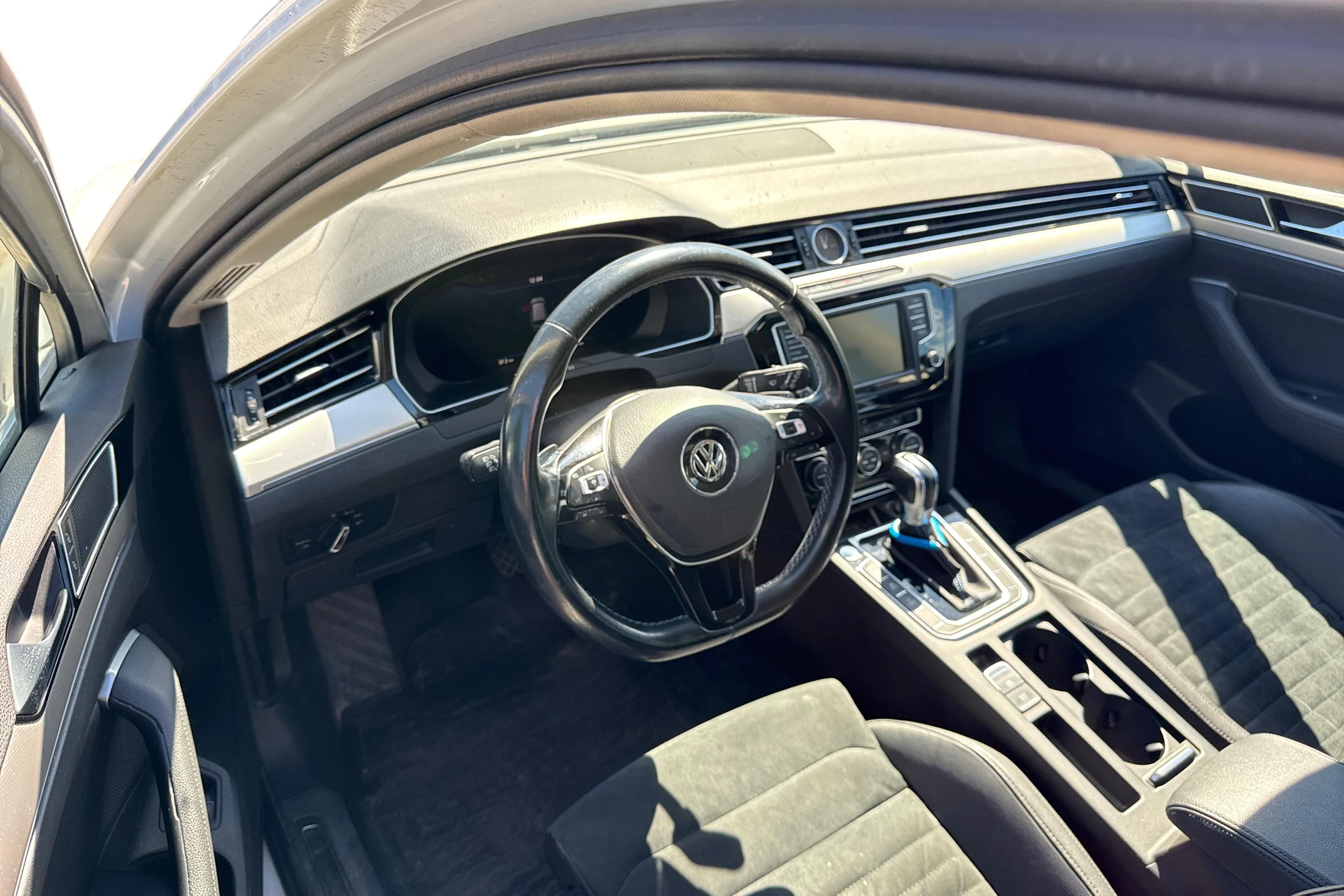 valkoinen Volkswagen Passat 2017 kuva 3.