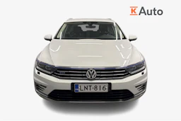 valkoinen Volkswagen Passat 2017 kuva 4.