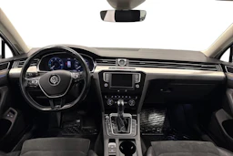 valkoinen Volkswagen Passat 2017 kuva 7.