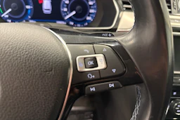 valkoinen Volkswagen Passat 2017 kuva 12.
