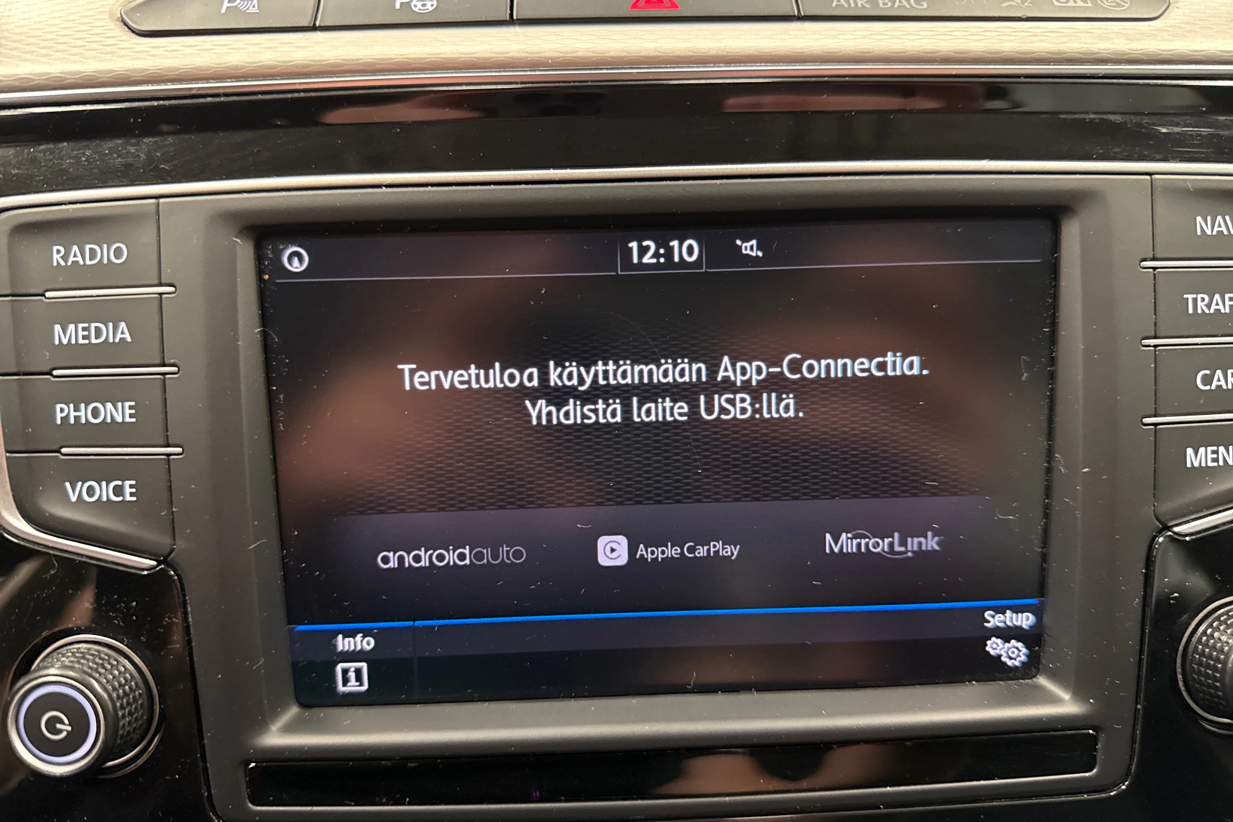 valkoinen Volkswagen Passat 2017 kuva 15.