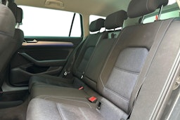 harmaa Volkswagen Passat 2017 kuva 8.