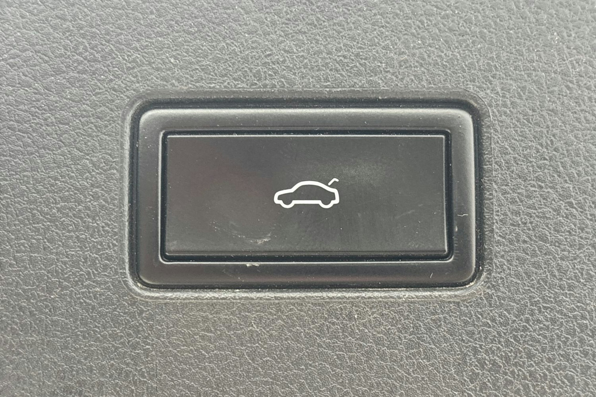 harmaa Volkswagen Passat 2017 kuva 12.