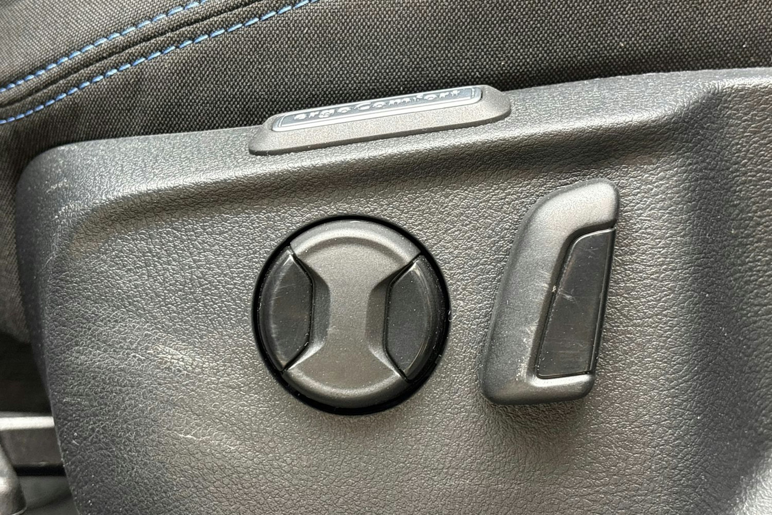 harmaa Volkswagen Passat 2017 kuva 14.