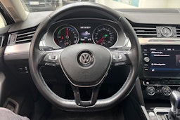 harmaa Volkswagen Passat 2017 kuva 16.