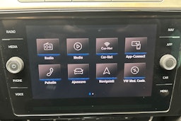 harmaa Volkswagen Passat 2017 kuva 19.