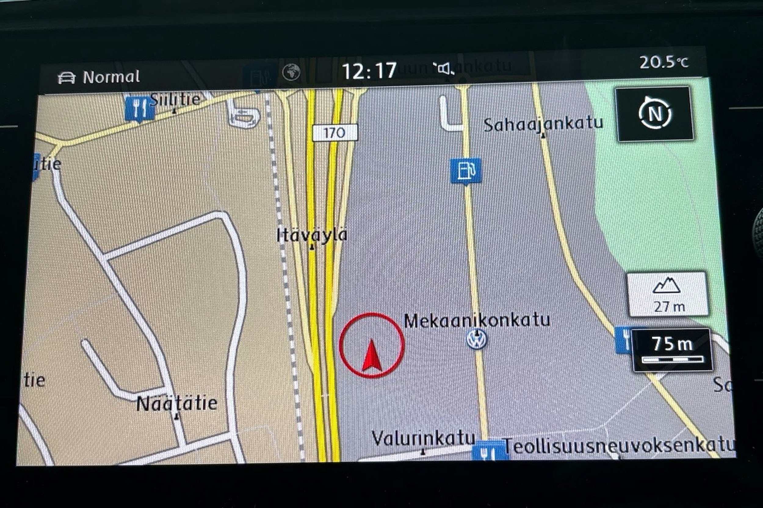 harmaa Volkswagen Passat 2017 kuva 22.