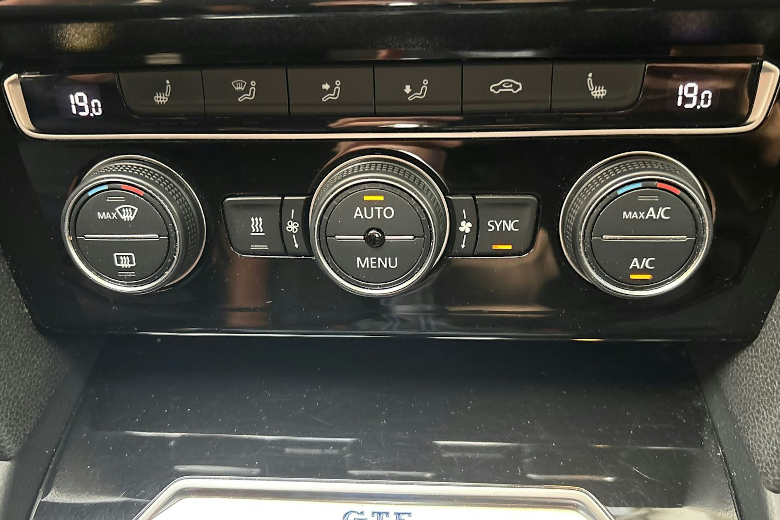 harmaa Volkswagen Passat 2017 kuva 24.