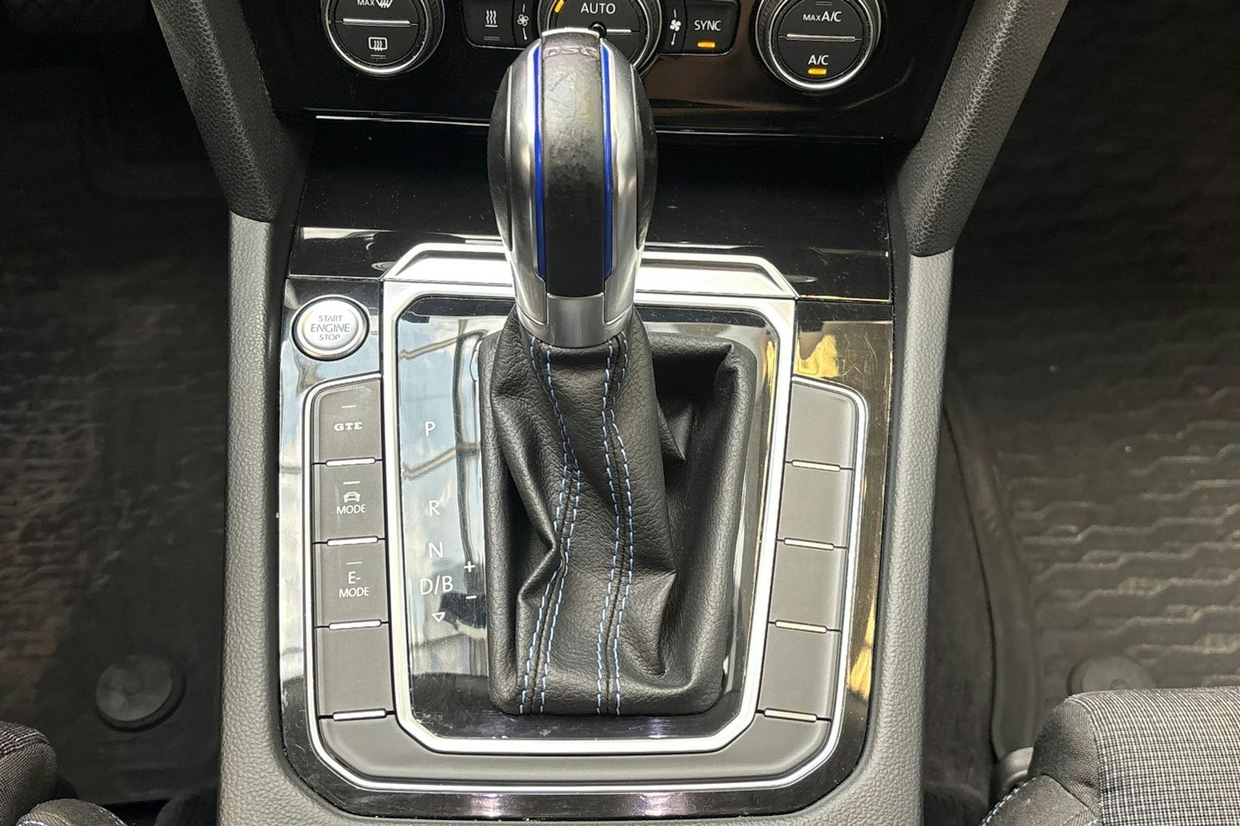 harmaa Volkswagen Passat 2017 kuva 25.