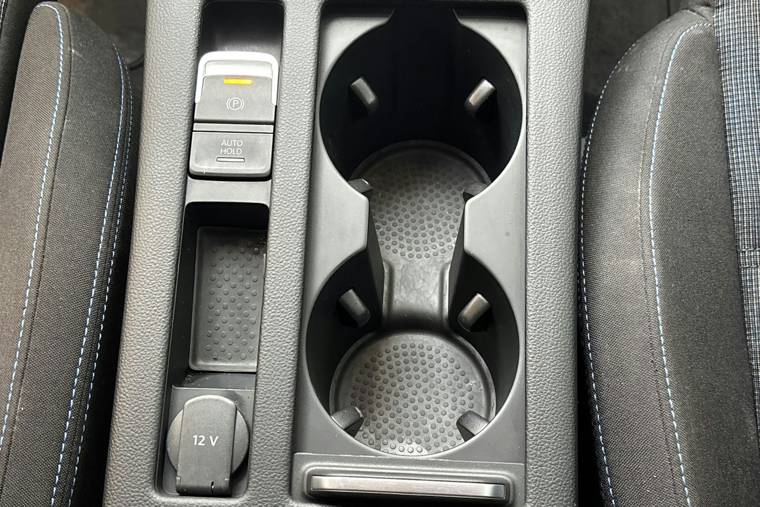 harmaa Volkswagen Passat 2017 kuva 26.