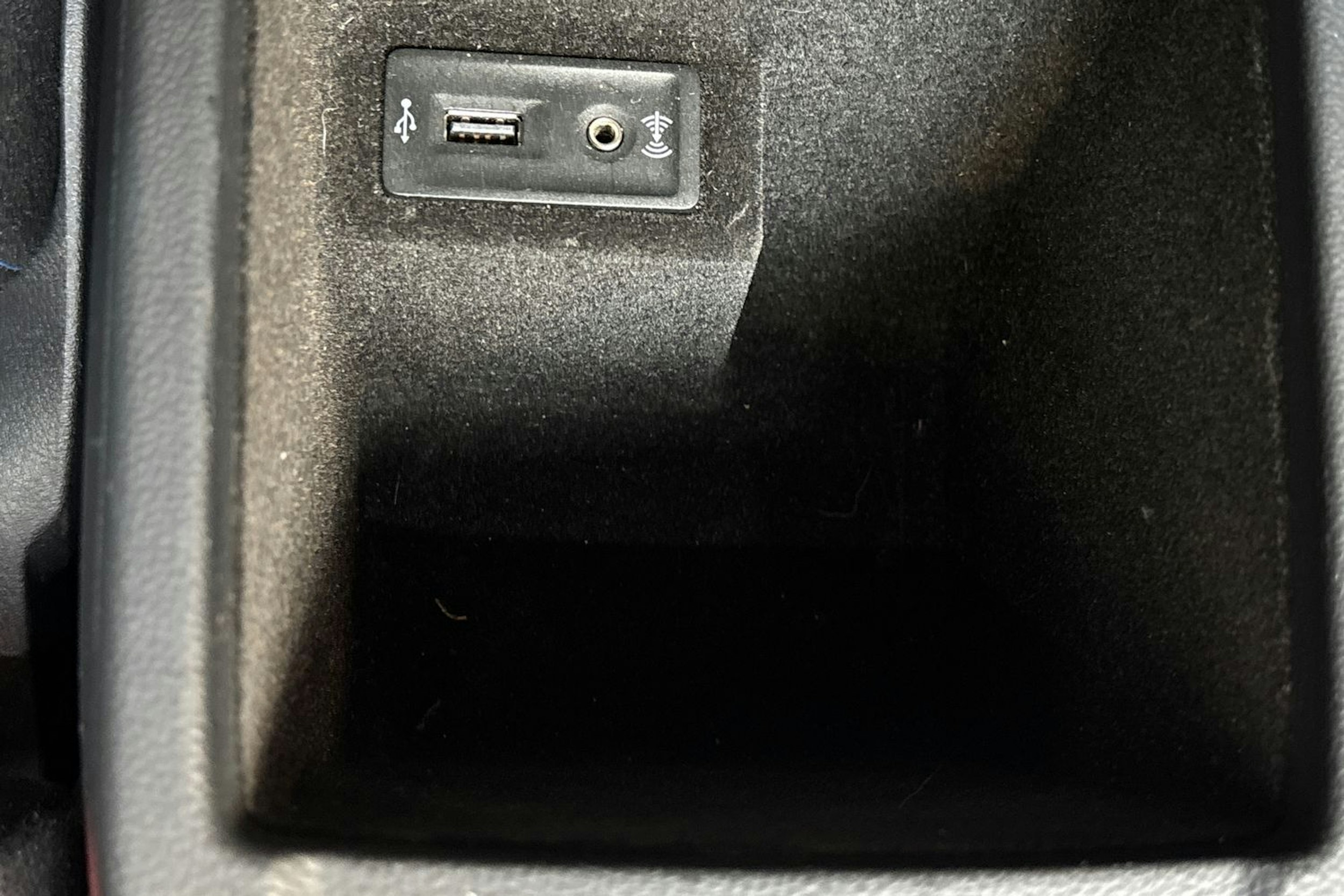 harmaa Volkswagen Passat 2017 kuva 27.