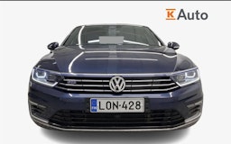 sininen Volkswagen Passat 2017 kuva 4.