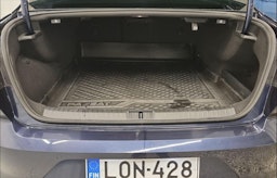 sininen Volkswagen Passat 2017 kuva 12.