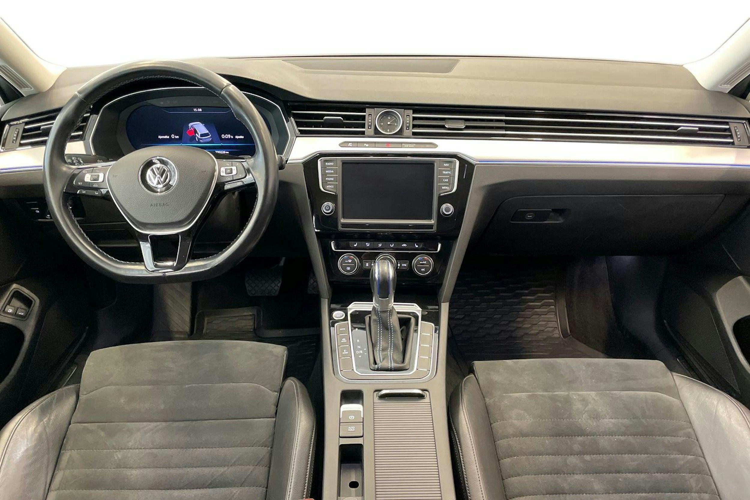 met. harmaa Volkswagen Passat 2017 kuva 7.