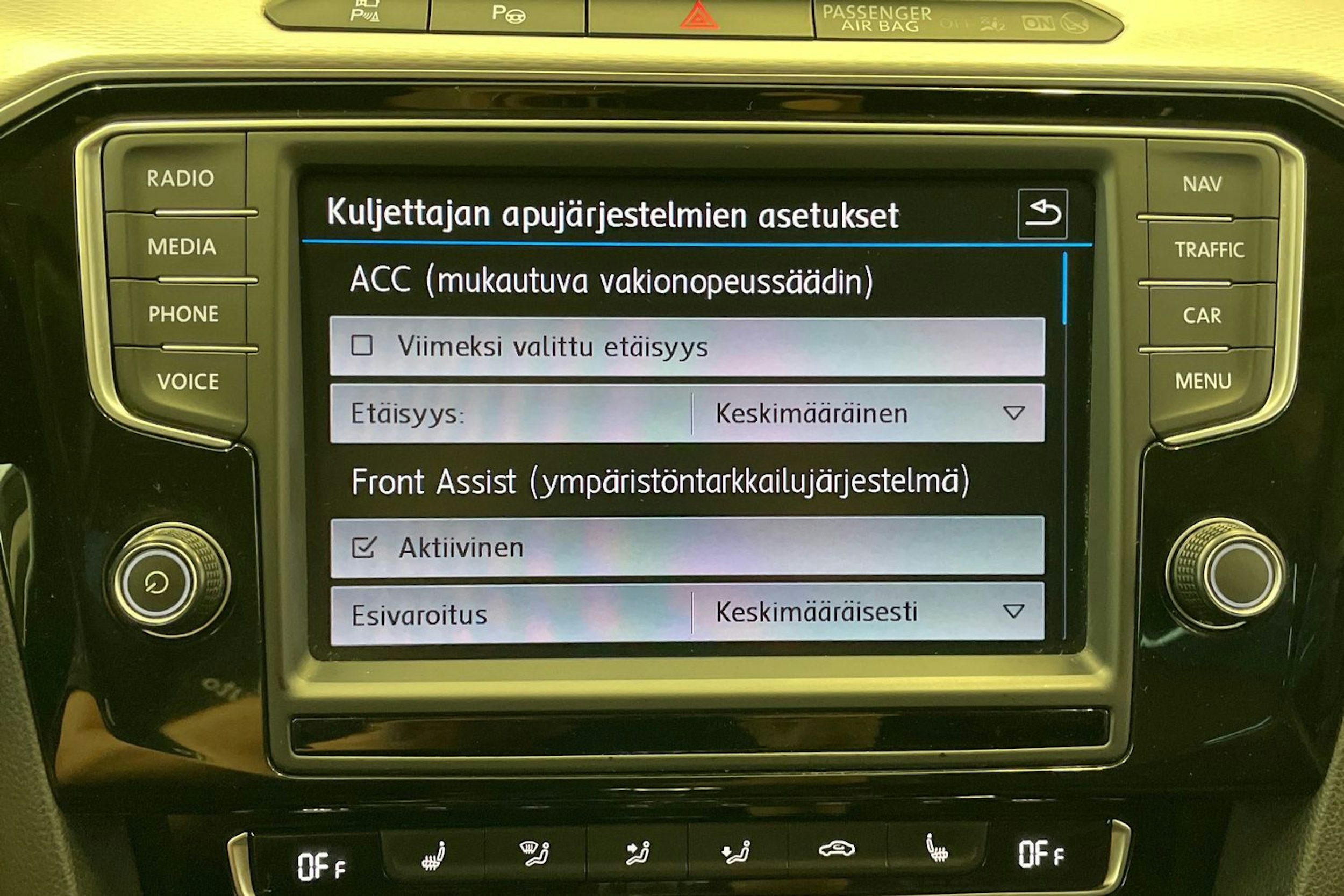 met. harmaa Volkswagen Passat 2017 kuva 16.