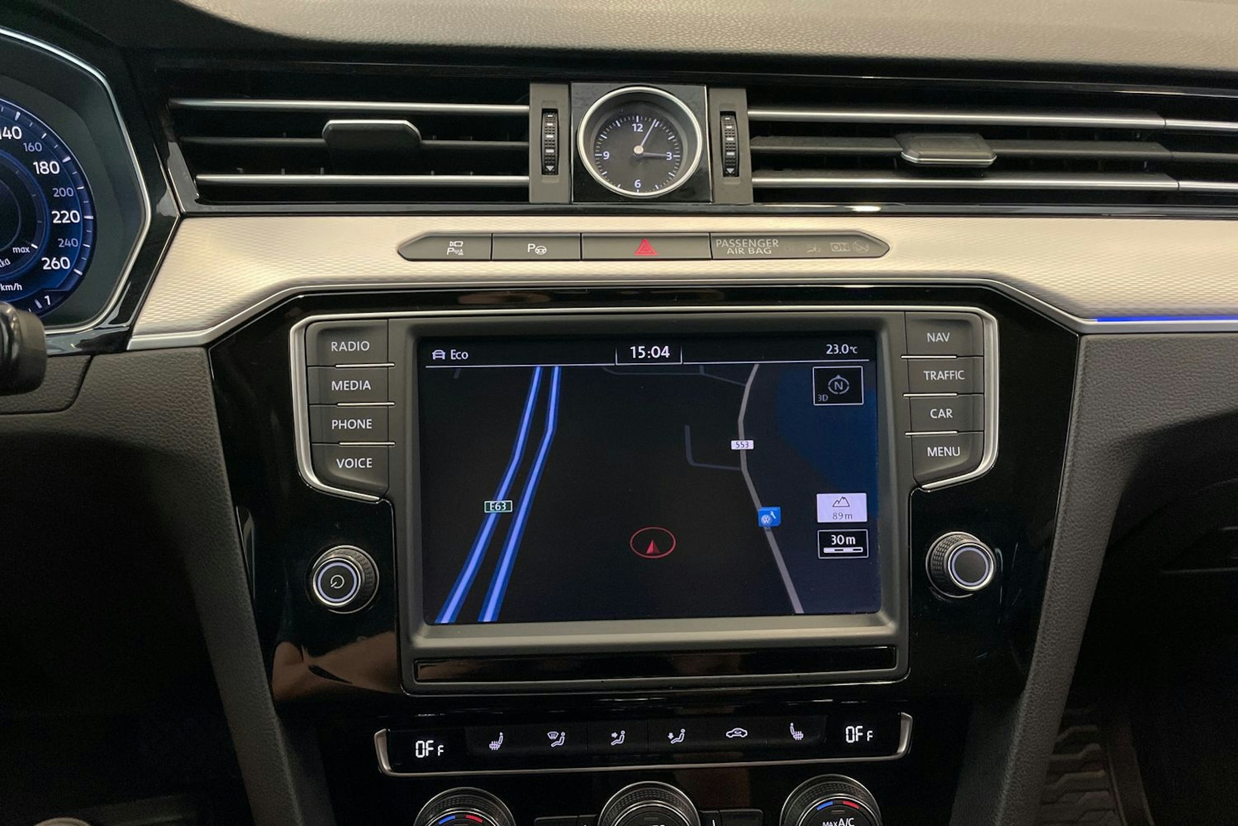 met. harmaa Volkswagen Passat 2017 kuva 20.