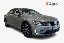 sininen Volkswagen Passat 2017 kuva 1.