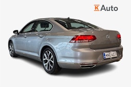 sininen Volkswagen Passat 2017 kuva 2.