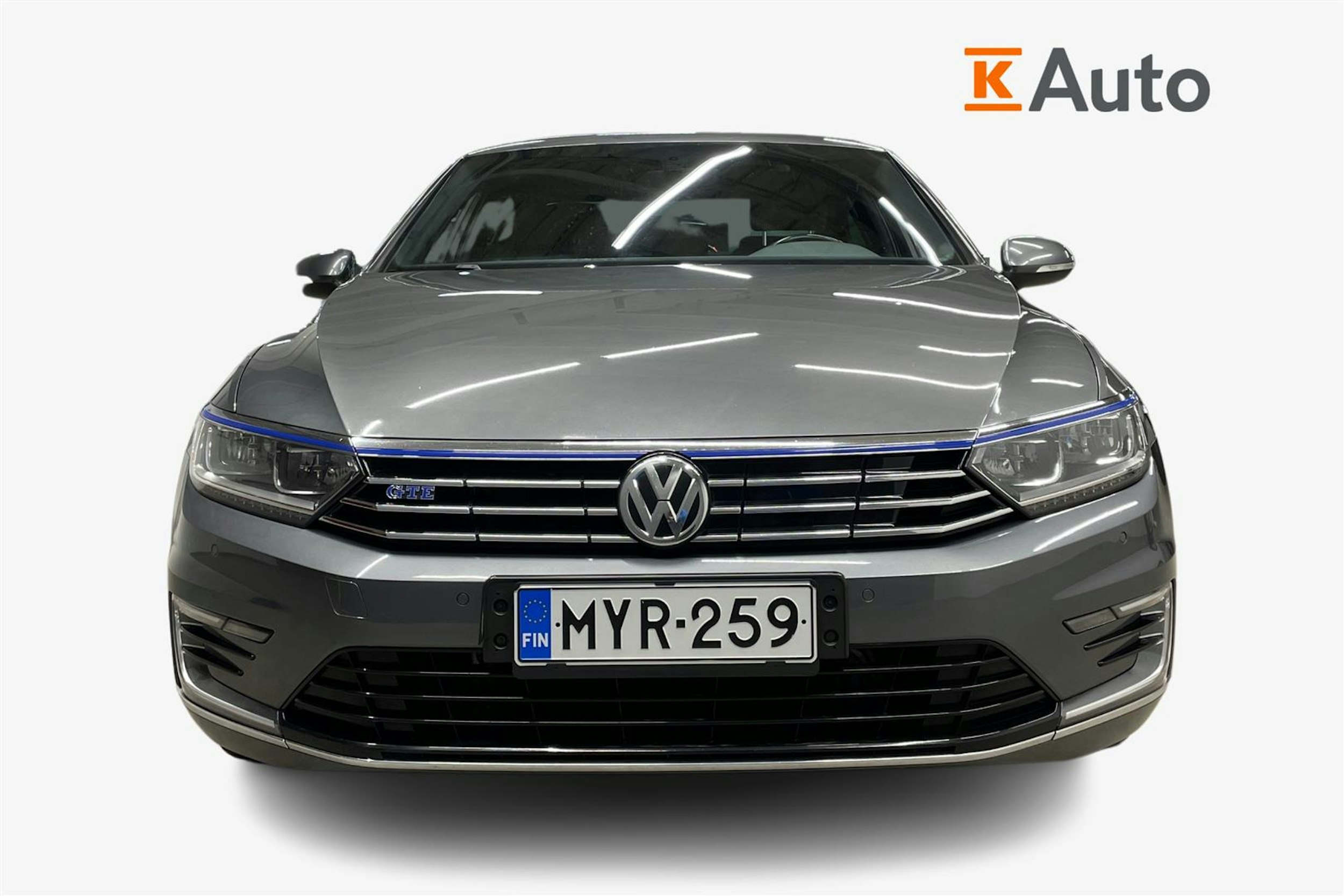 harmaa Volkswagen Passat 2017 kuva 4.