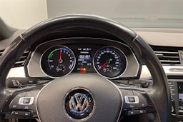 harmaa Volkswagen Passat 2017 kuva 17.