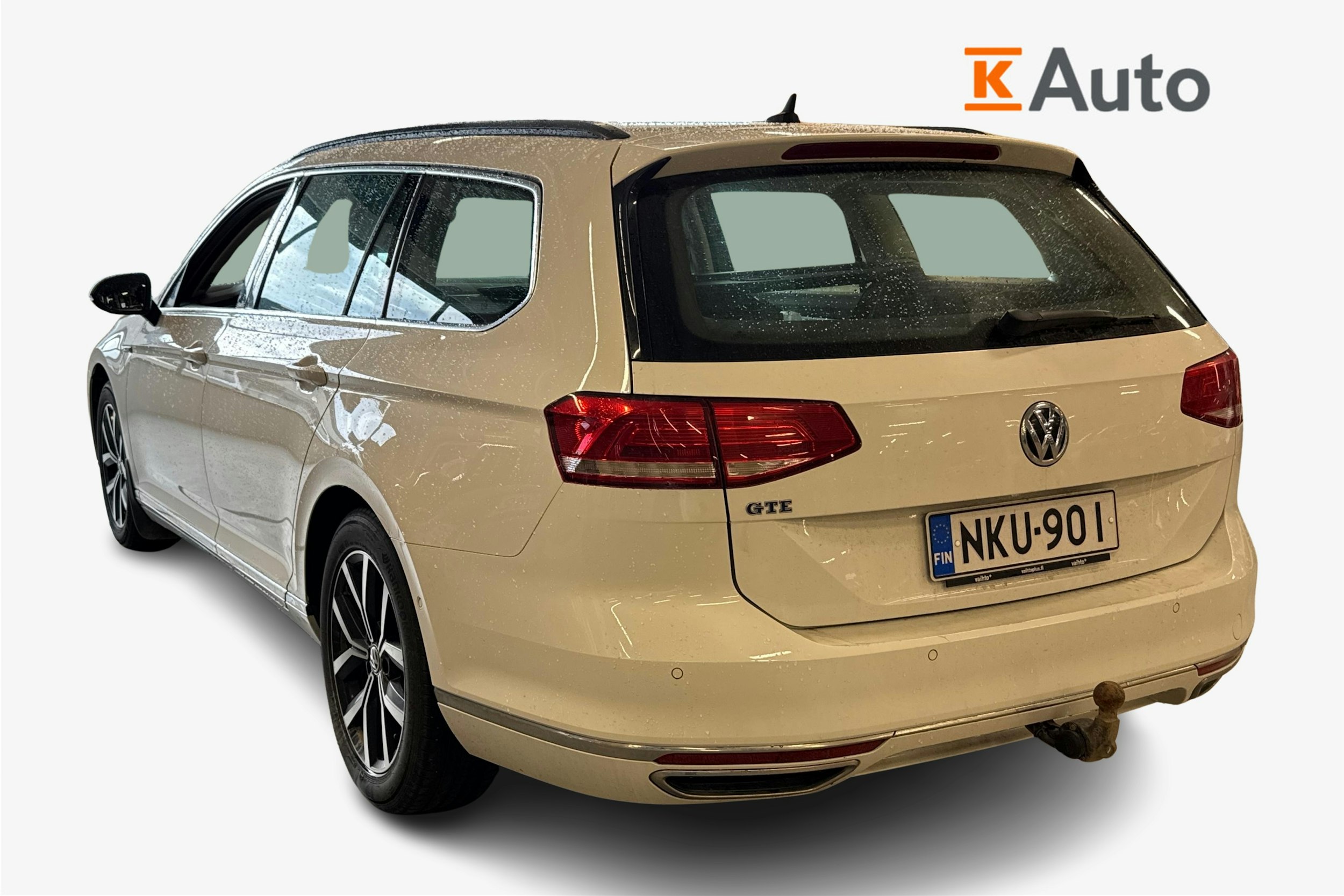 valkoinen Volkswagen Passat 2017 kuva 2.