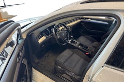 valkoinen Volkswagen Passat 2017 kuva 3.