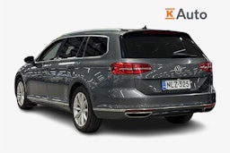 harmaa Volkswagen Passat 2017 kuva 2.