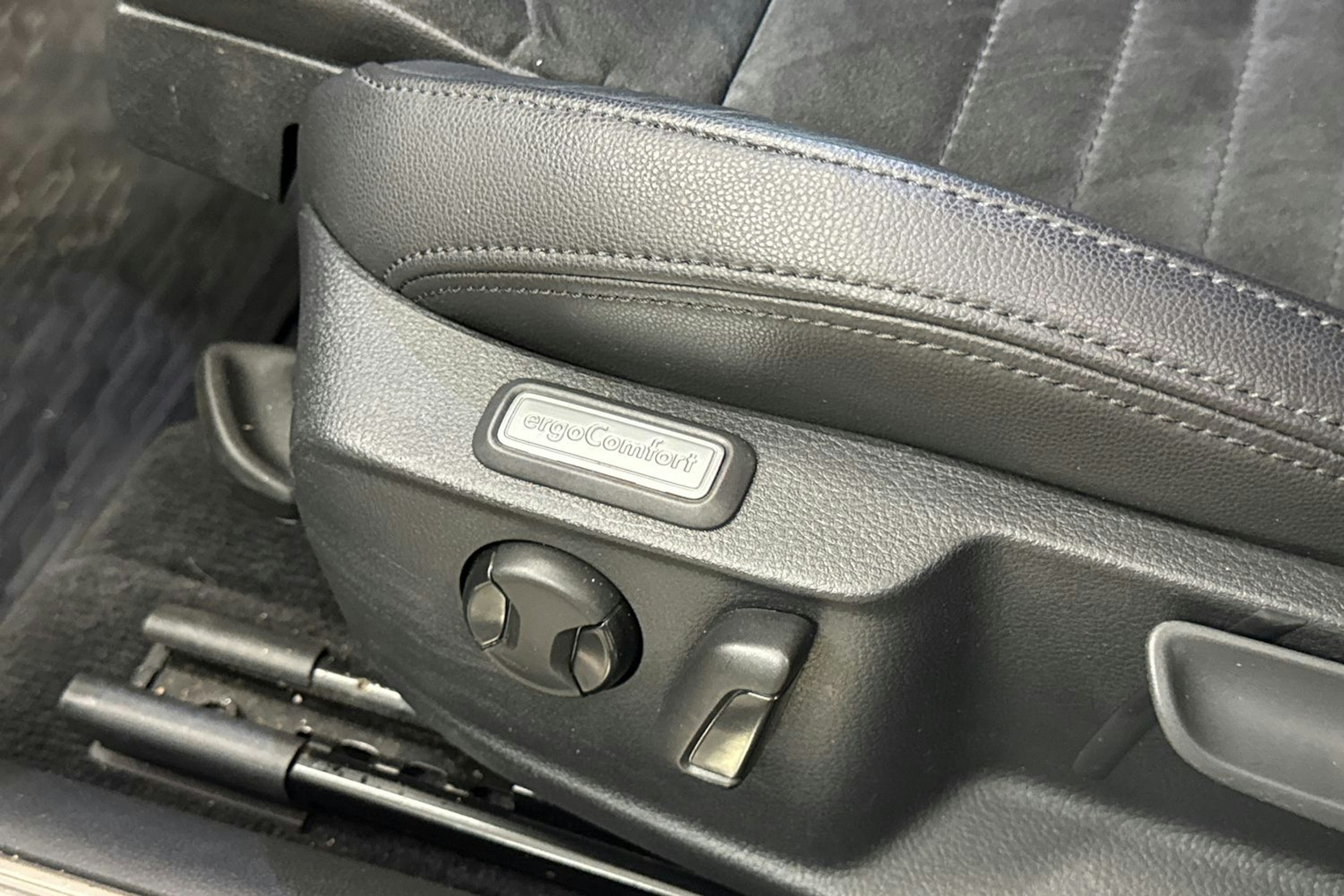 musta Volkswagen Passat 2017 kuva 14.