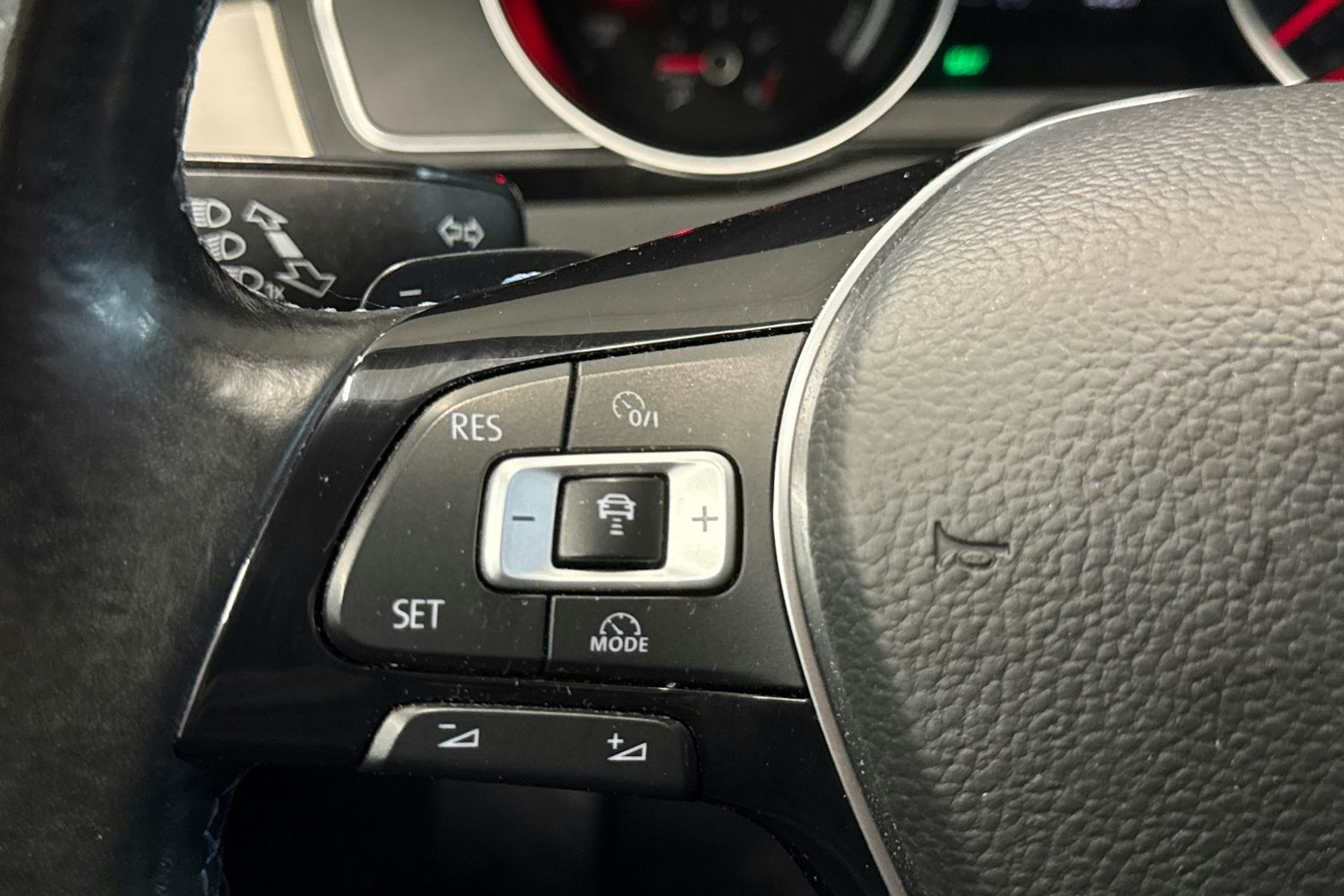 musta Volkswagen Passat 2017 kuva 17.