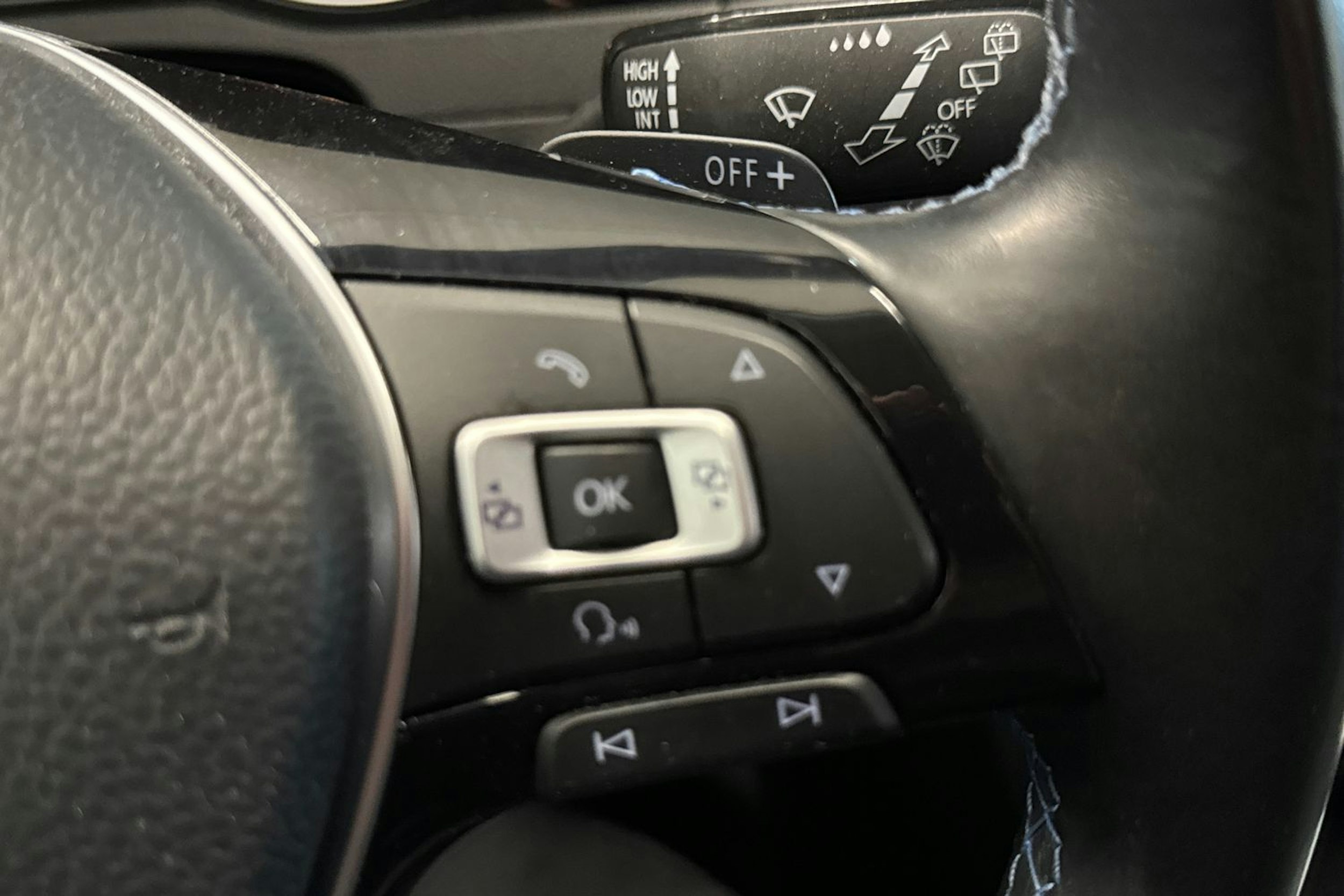 musta Volkswagen Passat 2017 kuva 18.