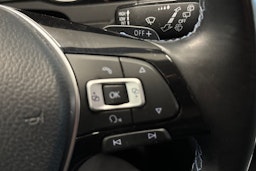 musta Volkswagen Passat 2017 kuva 18.