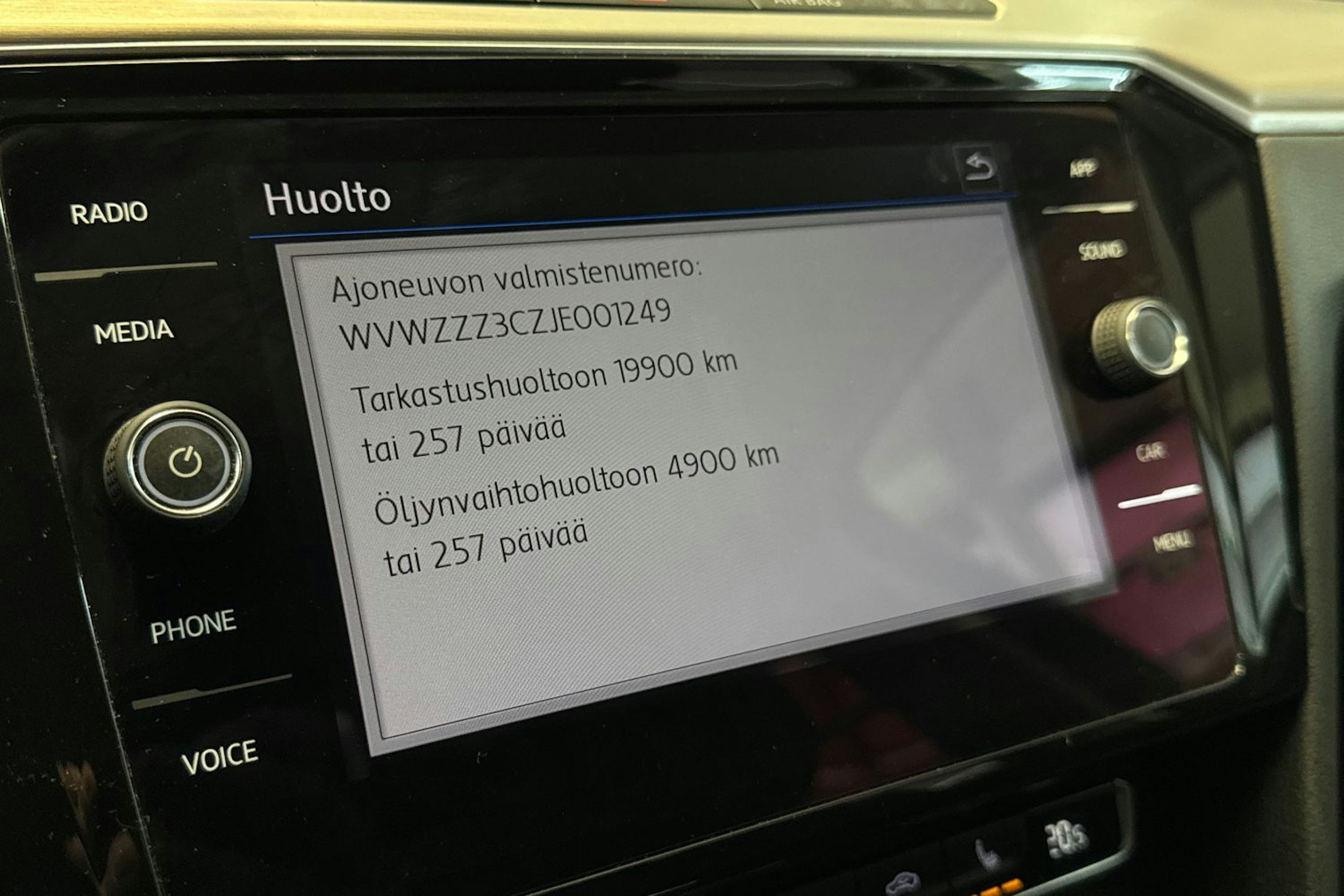 musta Volkswagen Passat 2017 kuva 21.