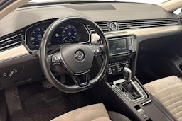 ruskea (beige) Volkswagen Passat 2017 kuva 7.