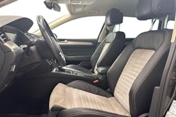 ruskea (beige) Volkswagen Passat 2017 kuva 11.
