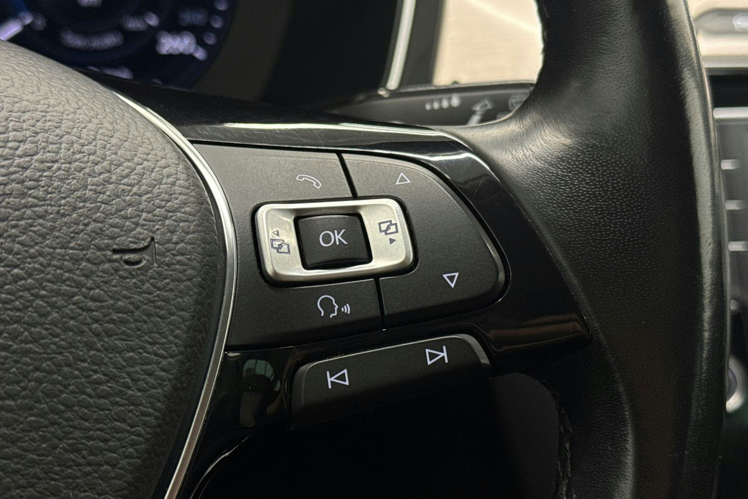 ruskea (beige) Volkswagen Passat 2017 kuva 15.