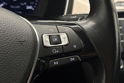 ruskea (beige) Volkswagen Passat 2017 kuva 15.