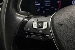 ruskea (beige) Volkswagen Passat 2017 kuva 16.