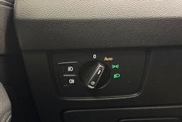 ruskea (beige) Volkswagen Passat 2017 kuva 19.