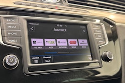 ruskea (beige) Volkswagen Passat 2017 kuva 22.