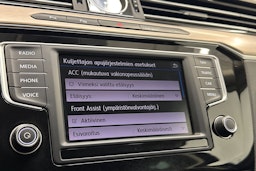 ruskea (beige) Volkswagen Passat 2017 kuva 25.