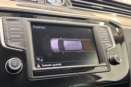 ruskea (beige) Volkswagen Passat 2017 kuva 28.