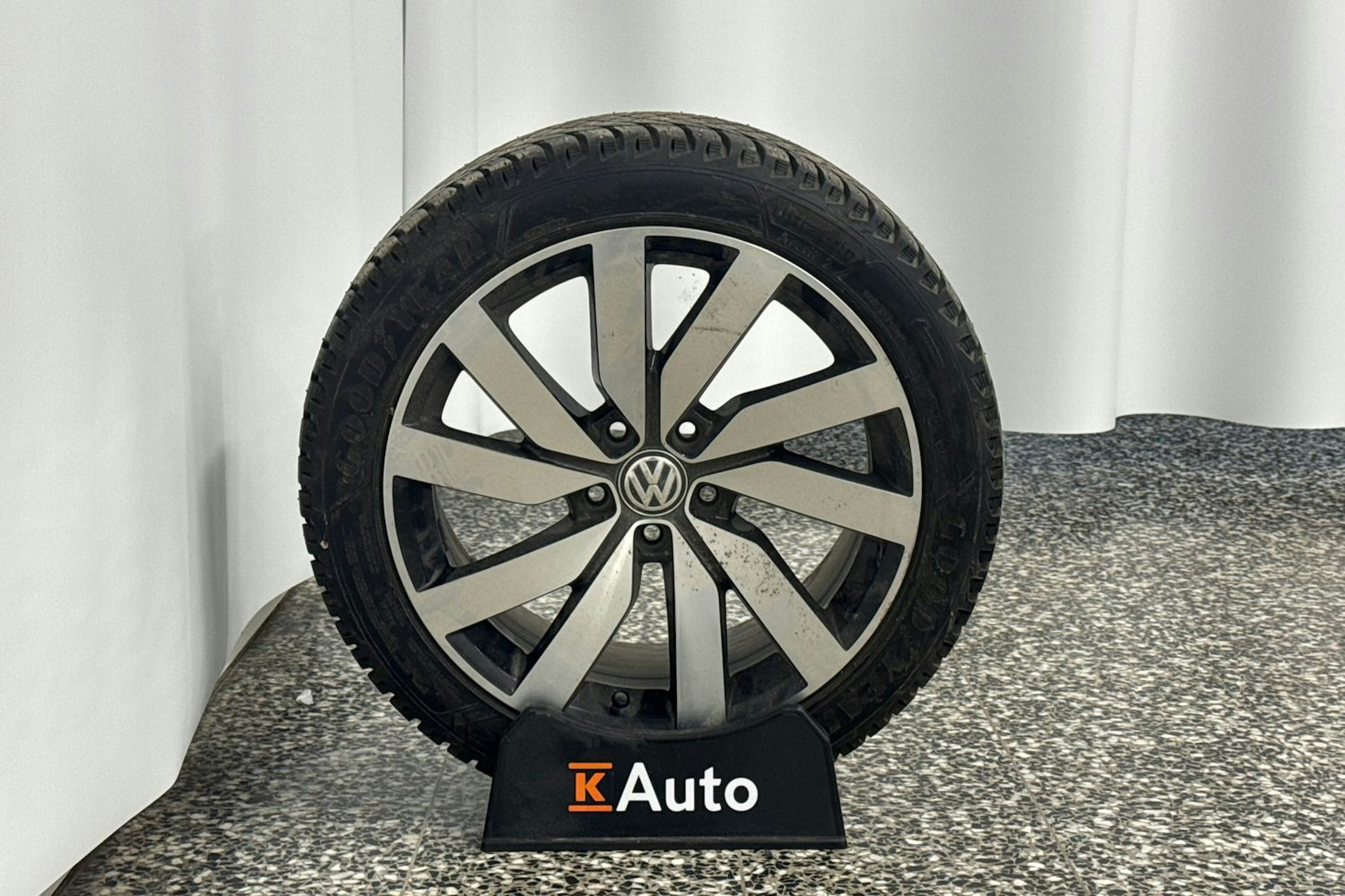 ruskea (beige) Volkswagen Passat 2017 kuva 39.