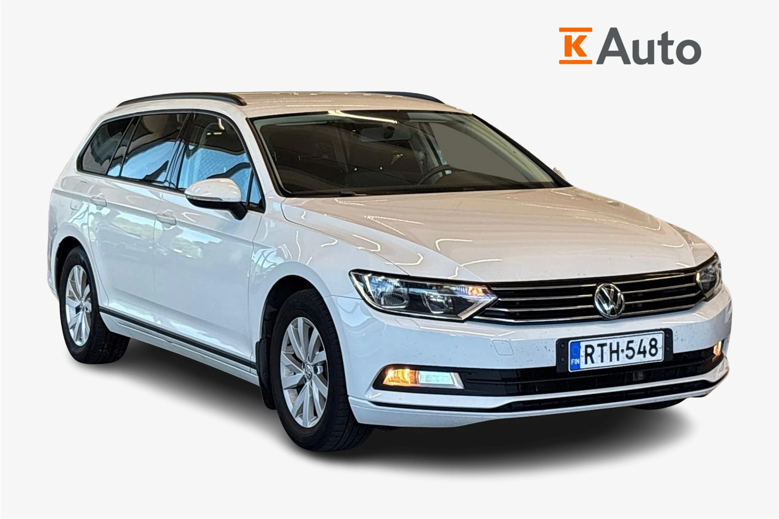 Valkoinen Volkswagen PASSAT 2017 kuva 1.