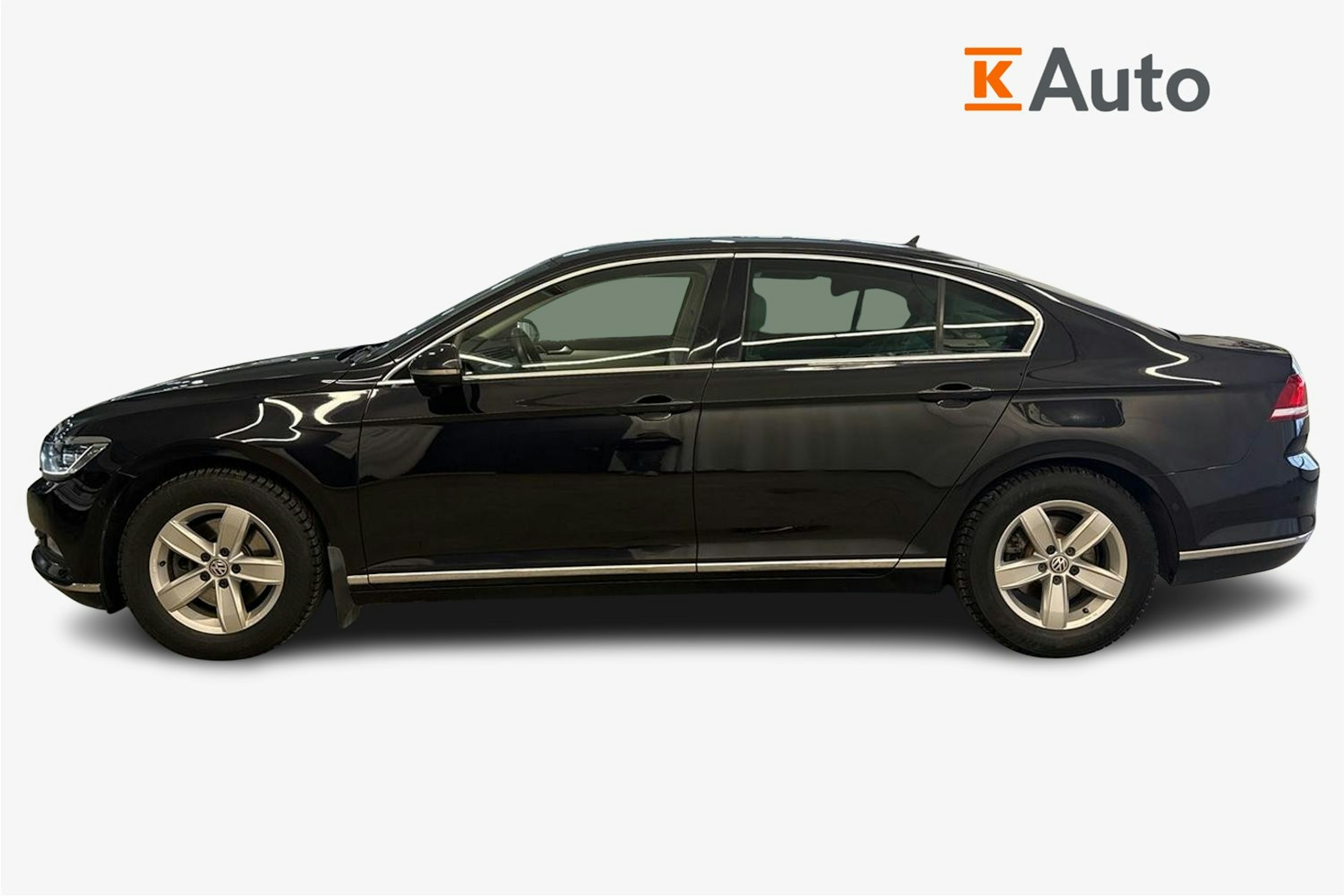 Musta Volkswagen PASSAT 2018 kuva 6.