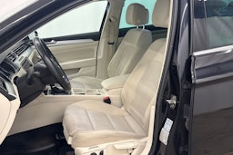 Musta Volkswagen PASSAT 2018 kuva 14.