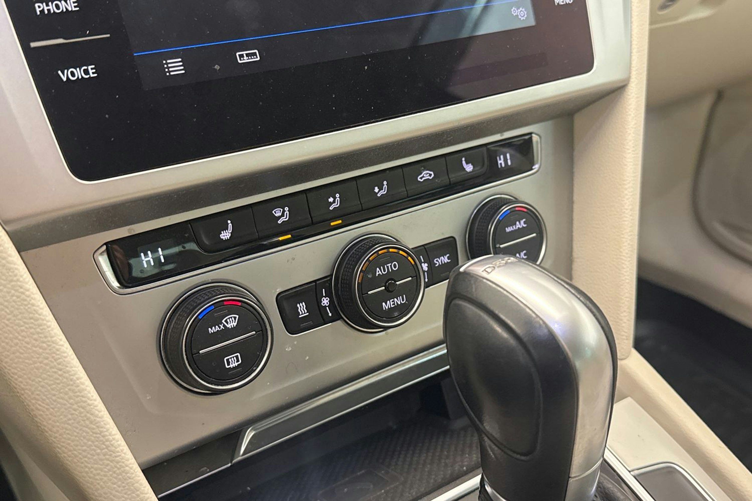 Musta Volkswagen PASSAT 2018 kuva 17.