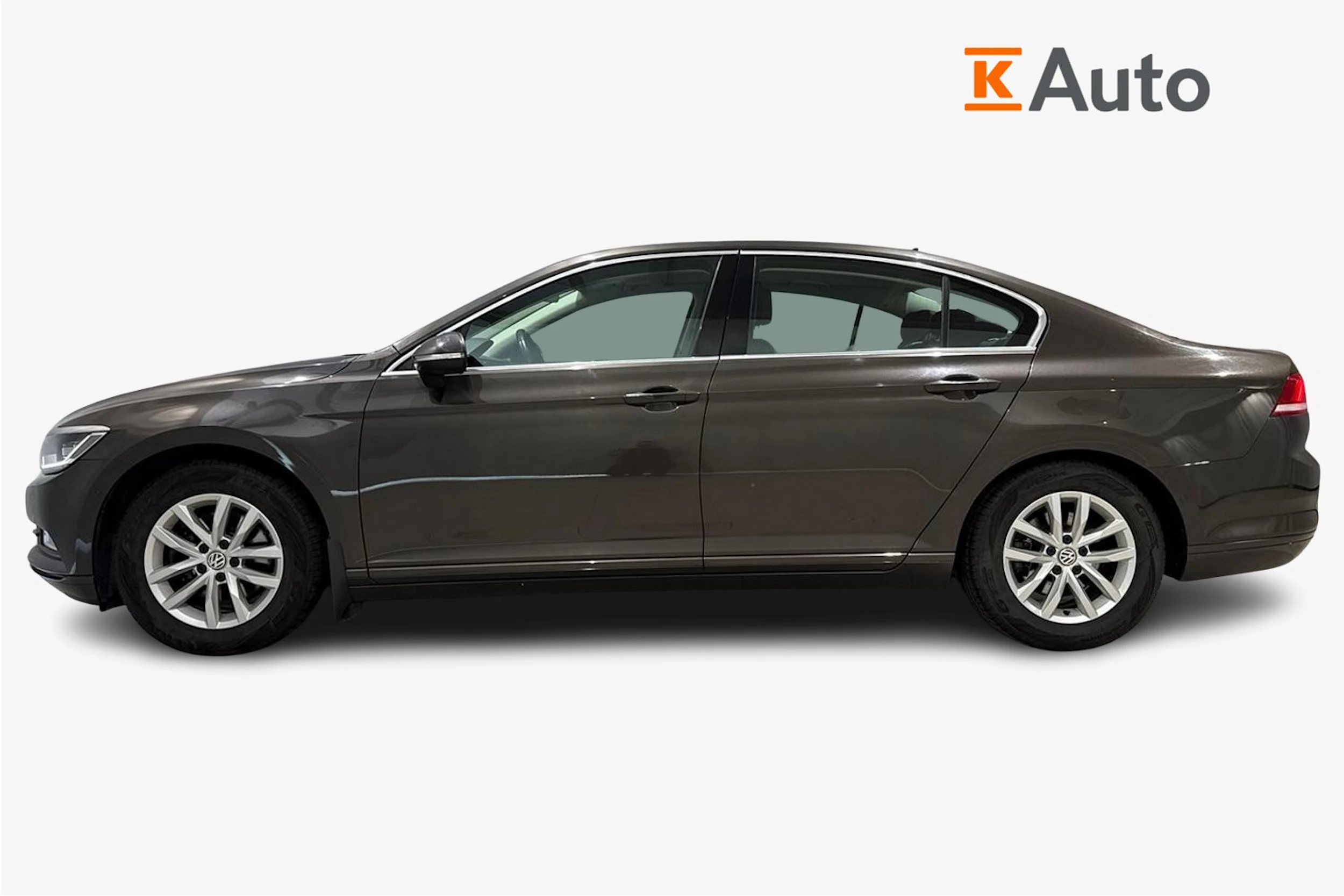 ruskea (beige) Volkswagen Passat 2018 kuva 5.