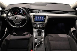 ruskea (beige) Volkswagen Passat 2018 kuva 7.