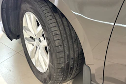 ruskea (beige) Volkswagen Passat 2018 kuva 10.